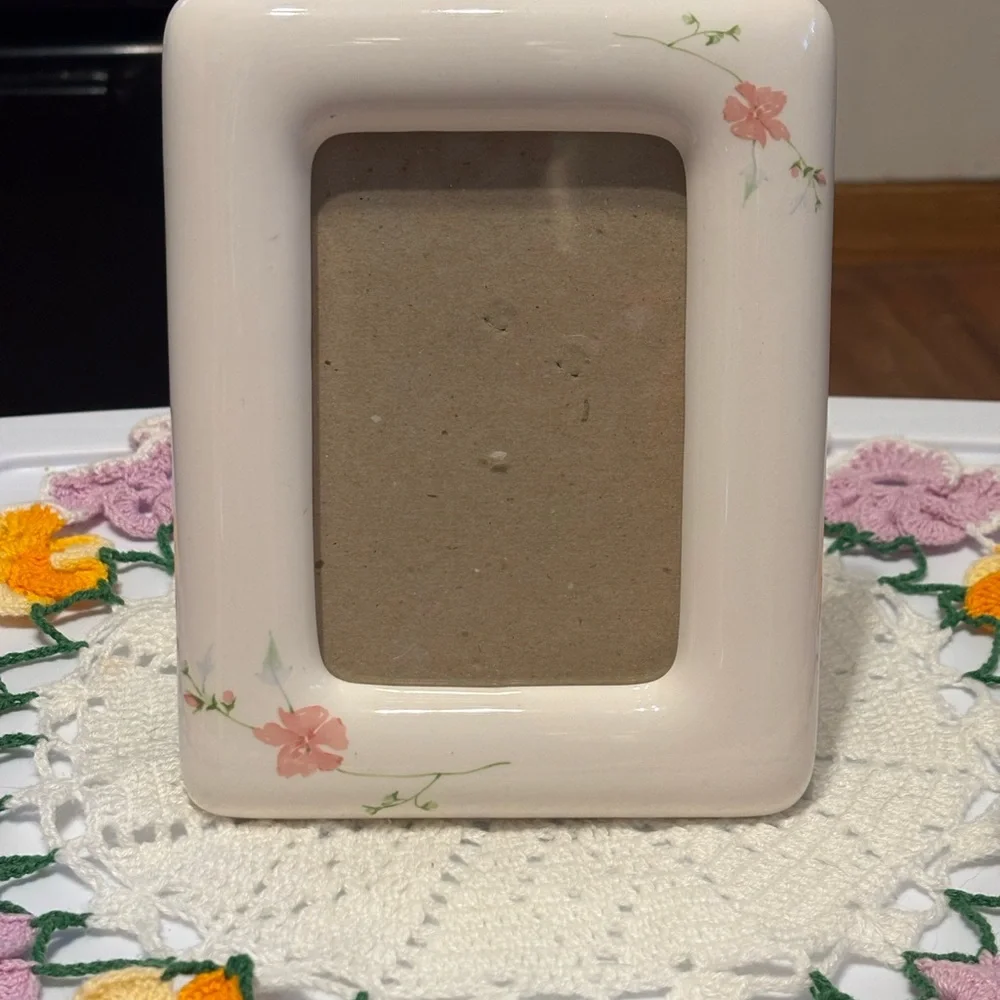 Floral Ceramic Photo Frame - like new 5.5 X 7